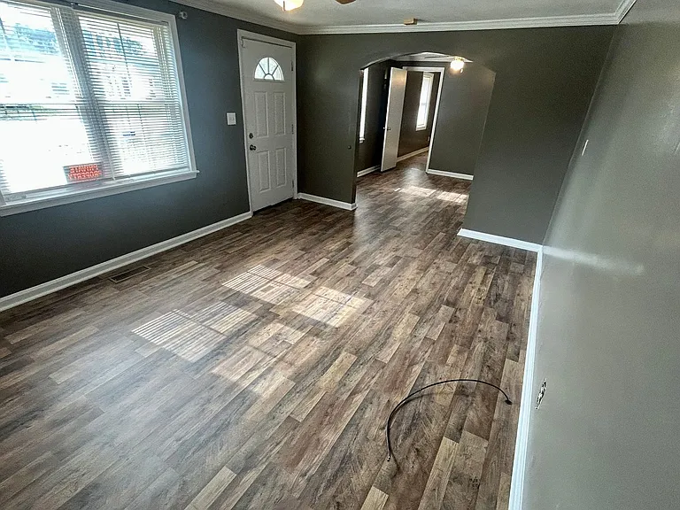 1017 California Blvd — Photo 2