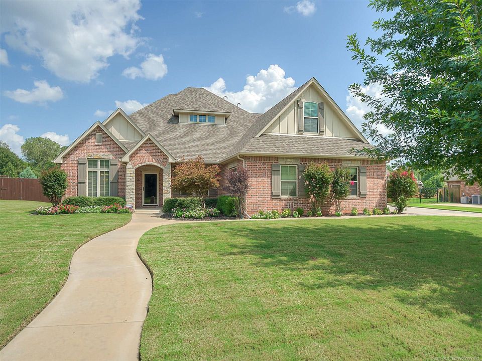 1st image of 7503 S Sycamore Pl