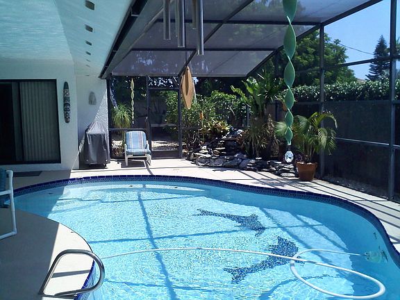 3rd image of 795 Hibiscus Dr