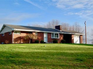 390 School Rd, Clinton, PA 15026
