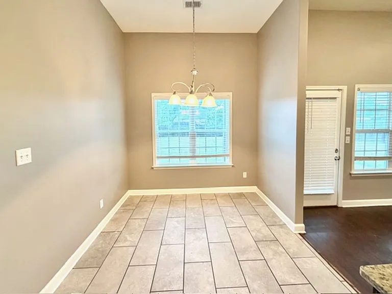 4412 Davall Cir — Photo 4