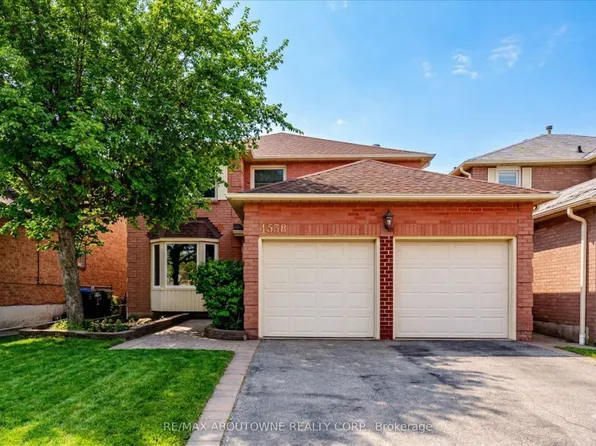 4538 Mayflower Dr, Mississauga, ON L5R 1S3