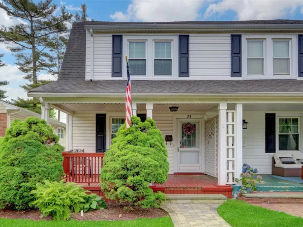 29 Meadow Street, Garden City, NY 11530