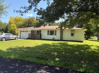 218 Wilmer Ln, Saint Joseph, MO 64504