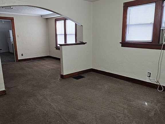 2nd image of 325 Burleigh Ave