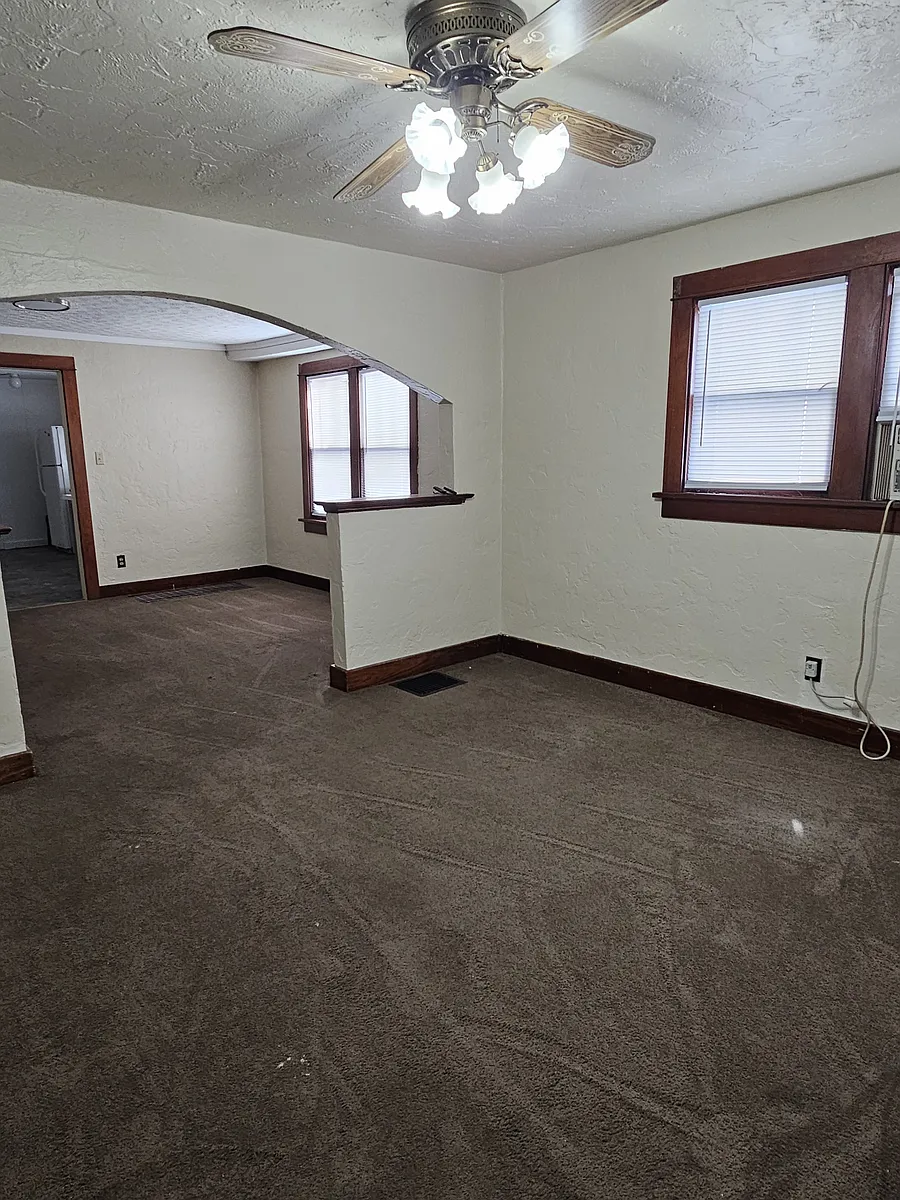 Building Photo - 325 Burleigh Ave