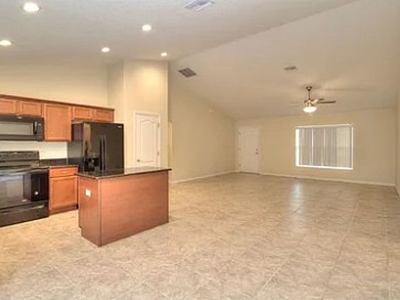 3rd image of 13 Hemlock Trace Ct