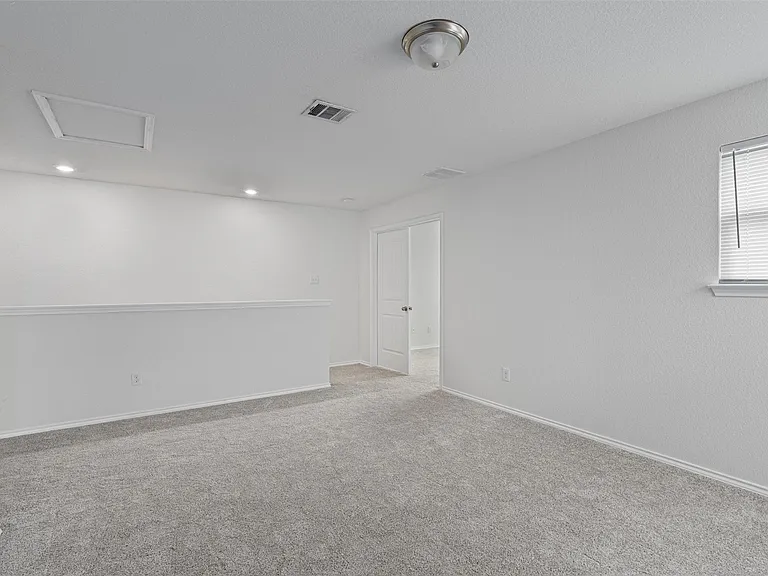 305 Los Cobos Ln — Photo 14