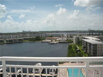 5th image of 18081 Biscayne Blvd #11034