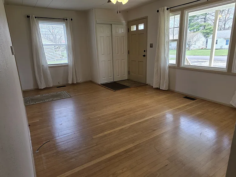 718 S Judkins Ave — Photo 4