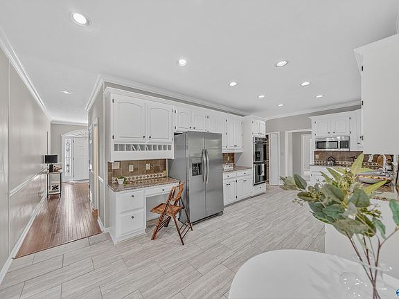 4th image of 10001 Covington Dr SE