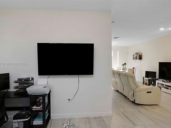 4th image of 2432 SE 10th Ct