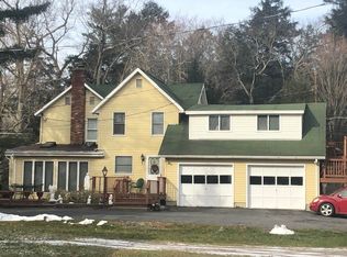 102 Silver Ln, Cresco, PA 18326