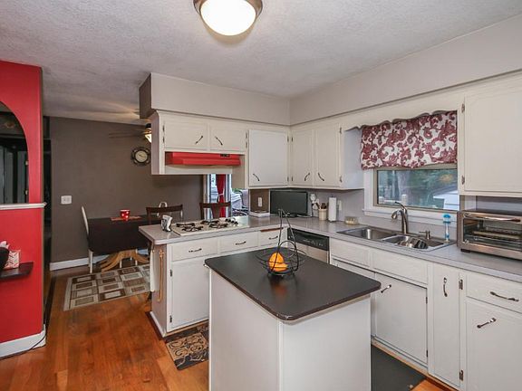 2nd image of 1366 Onondaga St NE