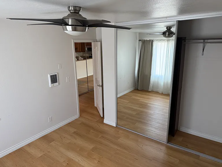 Suncrest Dr — Photo 8