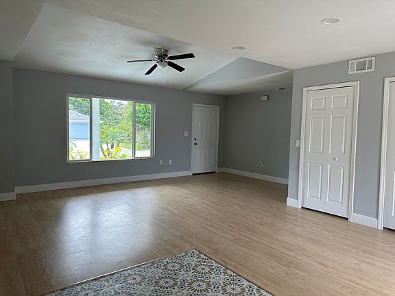 5th image of 943 Zamora St SE