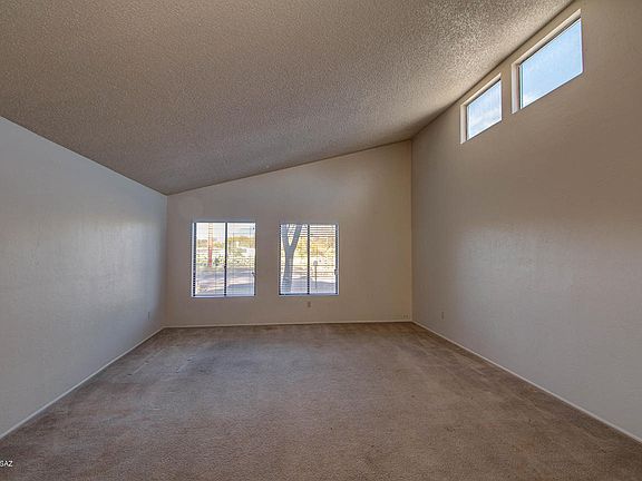 3rd image of 1202 S Brown Ave