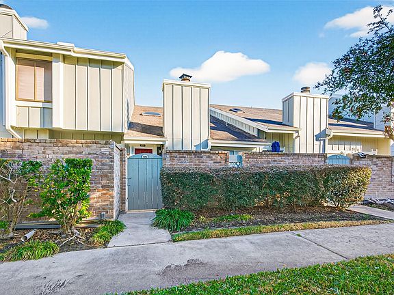 3rd image of 7082 Greenway Chase Street