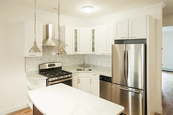 Rented by City Connections Realty | media 7