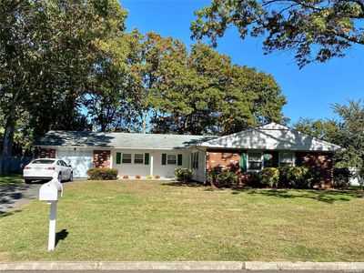 5 Wycomb Place, Coram, NY, 11727