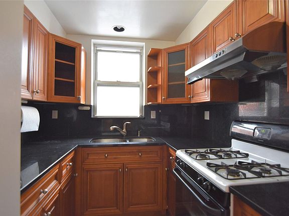 3rd image of 31-27 137th St #4A