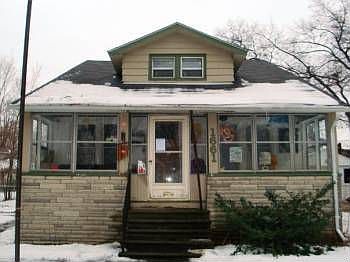 1st image of 1661 W Saratoga Ave