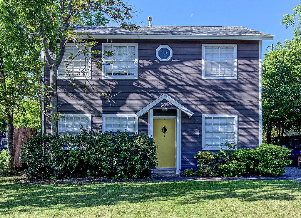 2 bed, 1.0 bath, 838 sqft, $1,495 — Photo 1