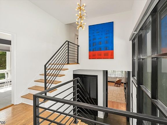 4th image of 6 Donsen Ln