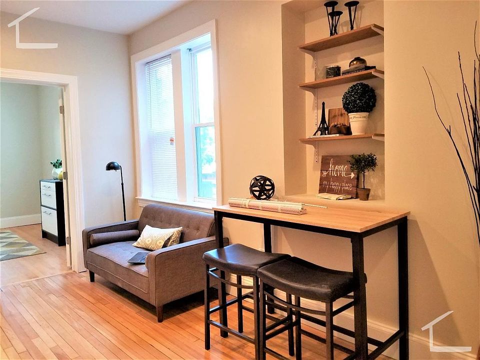 2nd image of 4 Gardner St #20