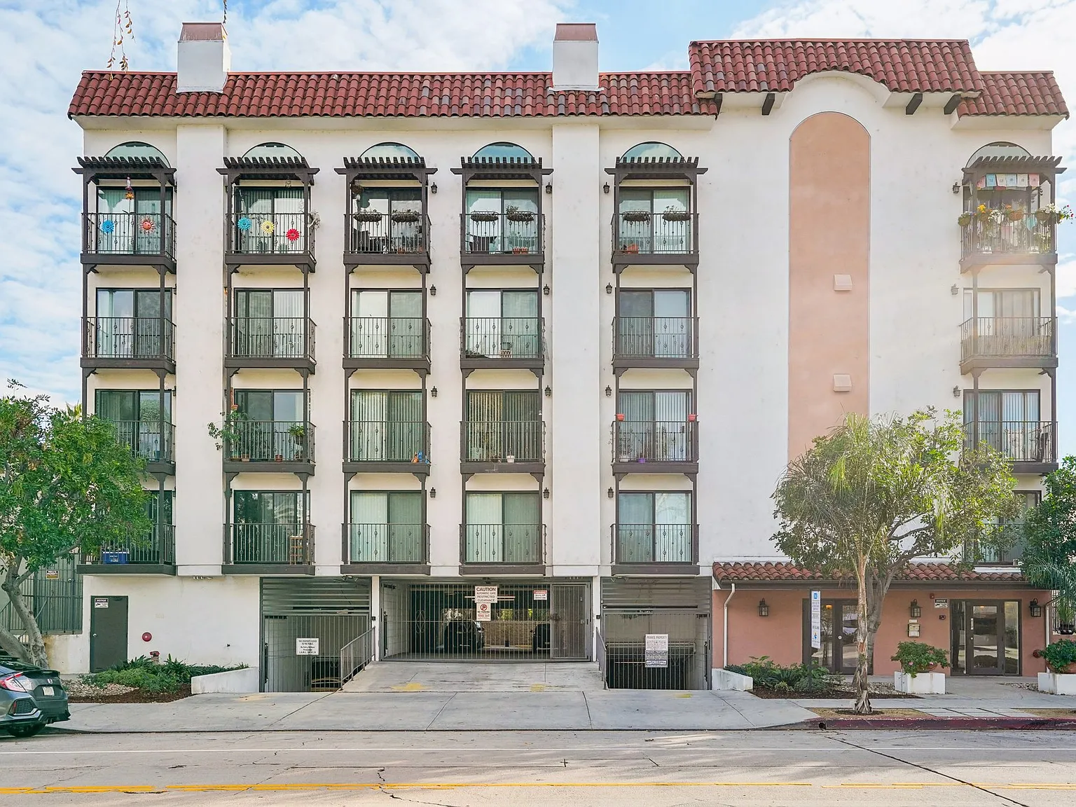 Camarillo Sunshine Apartments — Photo 1