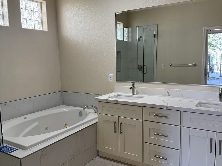 5835 Killarney Cir — Photo 11