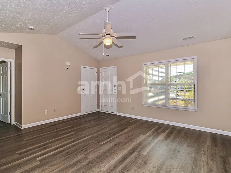 9488 NE Huckabee Ct — Photo 3