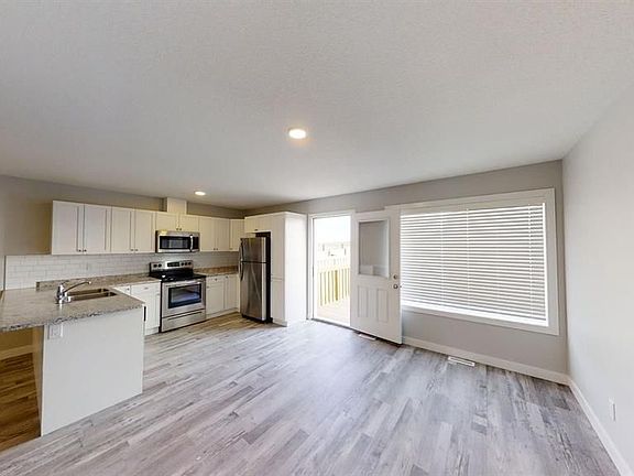 4th image of 9528 A 113th Ave #1