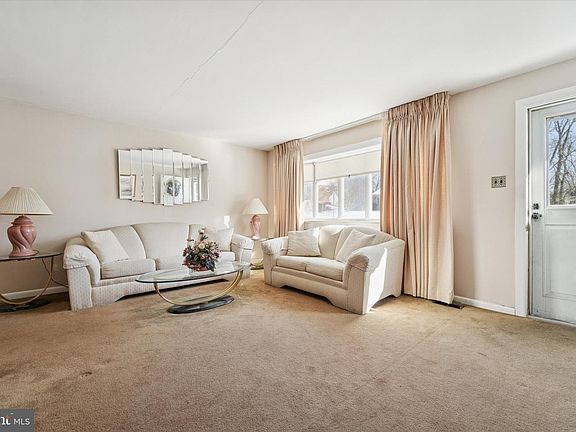 2nd image of 701 Cambridge Rd