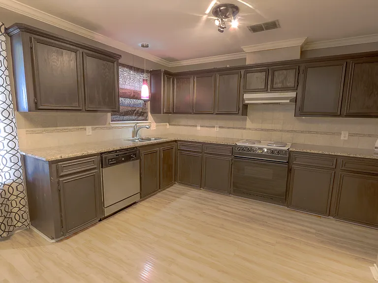 3149 Elderberry Ln — Photo 16