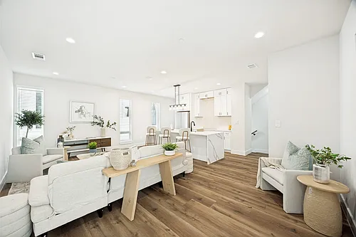 5637 Live Oak St #203 Photo 1
