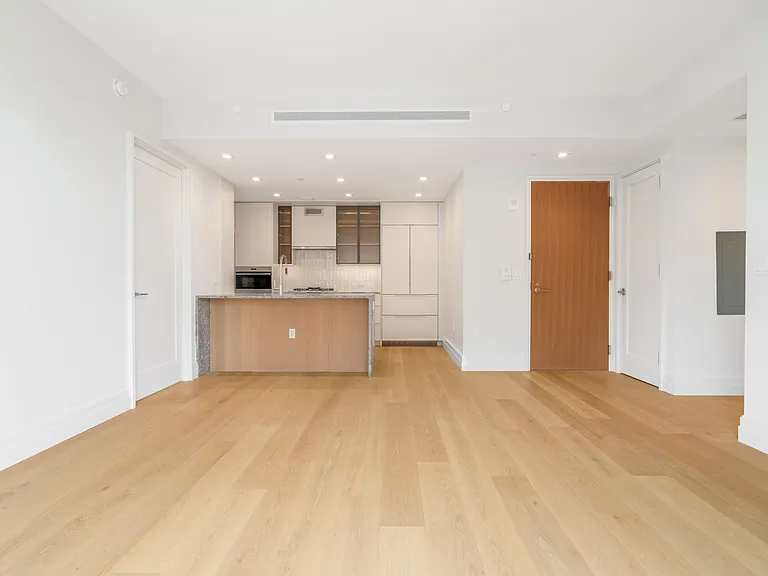 222 E Broadway #16B — Photo 10