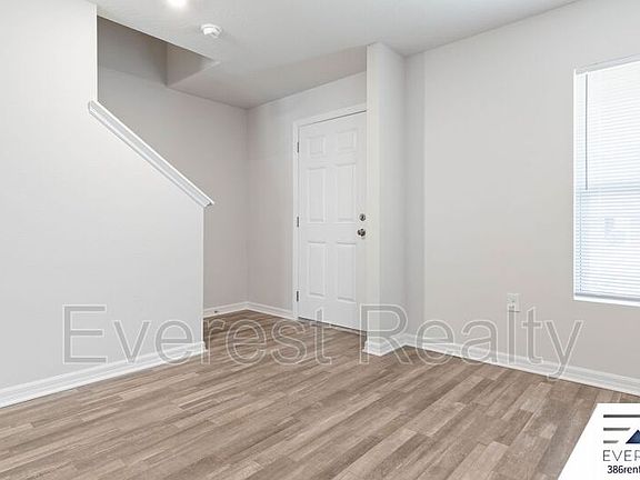 5th image of 11 Brewster Ln