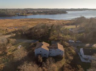 82 Riverside Dr, Pawcatuck, CT 06379