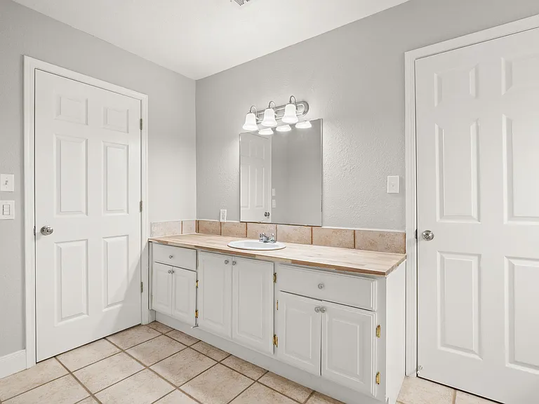 708 Woodland Dr — Photo 20