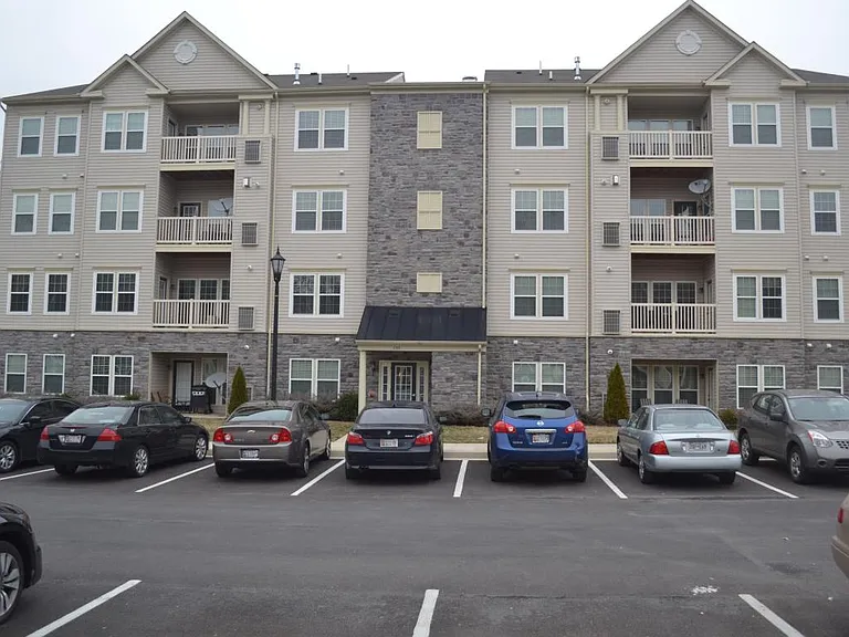 5301 Wyndholme Cir #101 — Photo 6
