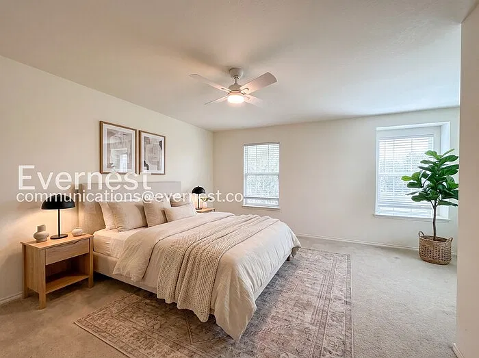 3 bed, 3.0 bath, 2068 sqft, $2,100 — Photo 3
