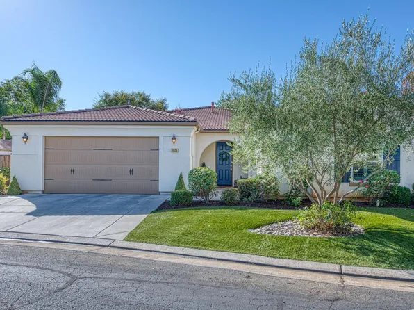 1825 N Paddington Ln, Clovis, CA 93619