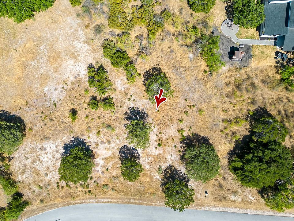 2nd image of 800 Wesley Ridge Dr