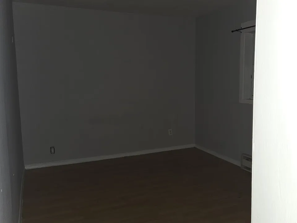 Building Photo 3