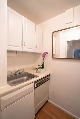 Rented by Compass | media 18