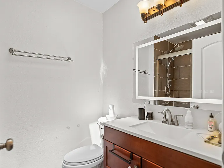5947 Southmont Ct — Photo 14