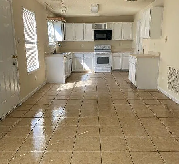 3418 Westview Dr — Photo 6