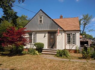 18902 Ferncliffe Ave, Cleveland, OH 44135