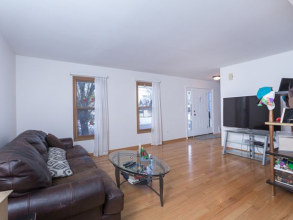 3rd image of 1184 Lexington Dr